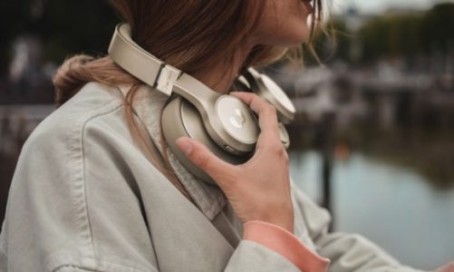 Nowy wymiar odbierania muzyki â€“ nauszne sÅ‚uchawki Clam ANC DGTL od Fresh n Rebel