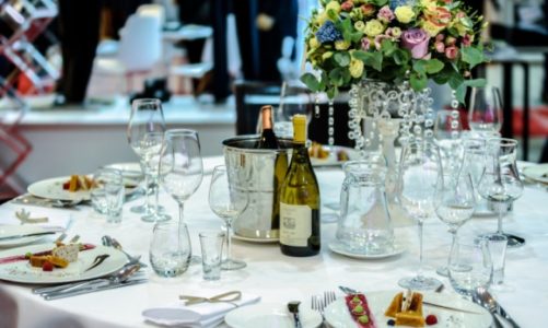 JAK SIÄ˜ BAWIÄ„ POLACY?