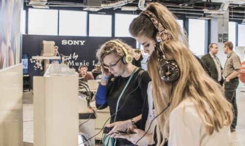 NajwiÄ™ksza w Polsce strefa sÅ‚uchawek na Audio Video Show 2019