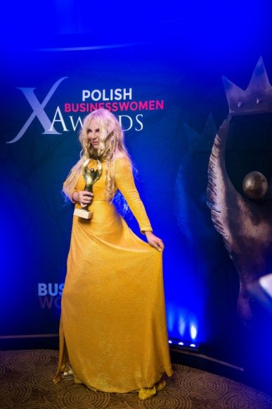 BEATA SZAÅWIŃSKA OSOBOWOÅšCIÄ„ ROKU 2019 Muzyka, LIFESTYLE - Beata SzaÅ‚wiÅ„ska – polsko-luksemburska pianistka, która zagraÅ‚a w tym miesiÄ…cu niezapomniany koncert w Studiu LutosÅ‚awskiego w Warszawie, zostaÅ‚a uhonorowana statuetkÄ… w kategorii Osobowość Roku 2019.