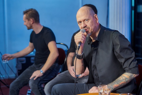 Cyrk Deriglasoff zaprezentowaÅ‚ najnowszy teledysk w ramach â€žPiÄ…tkÃ³w z NowÄ… Muzyk Muzyka, LIFESTYLE - Cyrk Deriglasoff â€“ polska grupa grajÄ…ca szeroko pojÄ™tÄ… muzykÄ™ rockowÄ…, byÅ‚a goÅ›ciem kolejnej odsÅ‚ony â€žPiÄ…tkÃ³w z NowÄ… MuzykÄ…â€. Liderem zespoÅ‚u jest Olaf Deriglasoff - polski basista, muzyk sceny niezaleÅ¼nej i kompozytor.