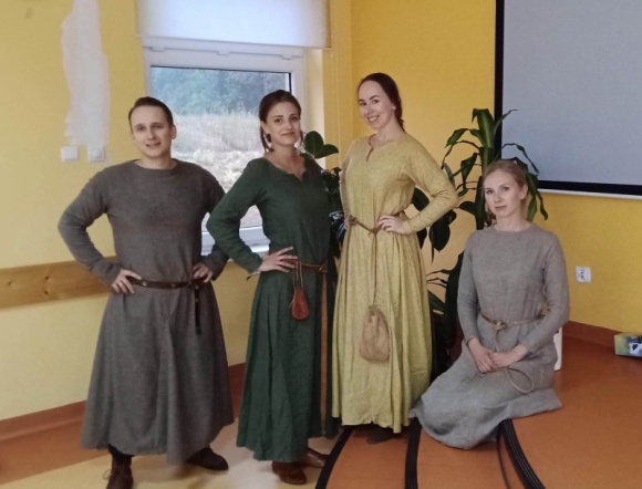 Wolontariusze Ikano Banku z lekcjÄ… historii w domu kultury