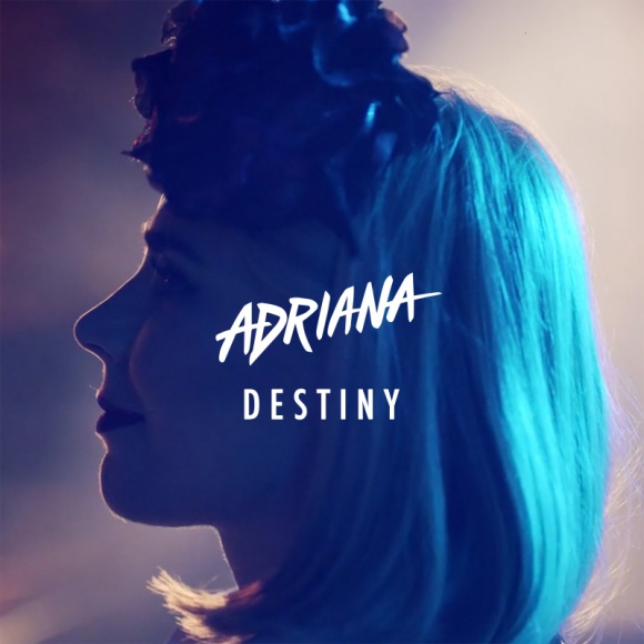 Adriana, uznana polska ilustratorka mody, debiutuje singlem "Destiny" Muzyka, LIFESTYLE - Adriana to pochodzÄ…ca z Olsztyna, mieszkajÄ…ca w Anglii wokalistka, kompozytorka i autorka tekstÃ³w. To takÅ¼e znakomita ilustratorka, producentka i kreatorka wielu projektÃ³w artystycznych zwiÄ…zanych ze Å›wiatem mody.