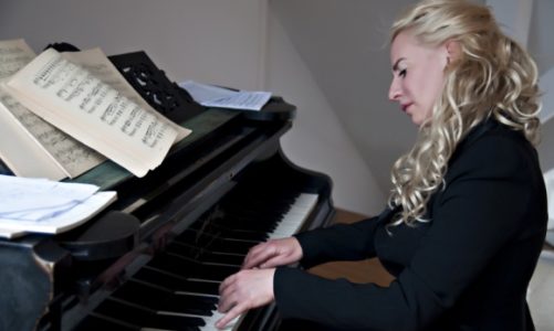 Tylko i wyÅ‚Ä…cznie piÄ™kna muzyka na nowej pÅ‚ycie Beaty SzaÅ‚wiÅ„skiej!