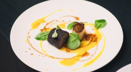 Wszystkie smaki wedÅ‚ug Leonardo da Vinci Styl Å¼ycia, LIFESTYLE - Jak wyglÄ…daÅ‚a kuchnia mistrza z Vinci? Czy moÅ¼na przenieÅ›Ä‡ renesansowe smaki do czasÃ³w wspÃ³Å‚czesnych i dlaczego nie naleÅ¼y piÄ‡ wina na pusty na Å¼oÅ‚Ä…dek â€“ oto, czego moÅ¼na byÅ‚o dowiedzieÄ‡ siÄ™ podczas uroczystej kolacji z okazji 500. rocznicy urodzin Leonardo da Vinci.