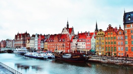 Historyczny spacer po GdaÅ„sku - od Å›redniowiecza do wspÃ³Å‚czesnoÅ›ci Styl Å¼ycia, LIFESTYLE - W mieÅ›cie, ktÃ³re co roku odwiedzane jest przez ponad milion turystÃ³w, powstaje nowa dzielnica, dziÄ™ki ktÃ³rej spacer po historii miasta wydÅ‚uÅ¼y siÄ™ nawet dwukrotnie.