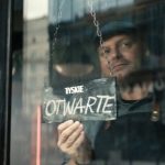 Tyskie w nowym spocie Å›wiÄ™tuje powrÃ³t przejÅ›Ä‡ na TY w pubach