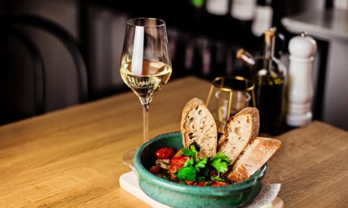 Jakie wina podawaÄ‡ do ulubionych, letnich daÅ„?