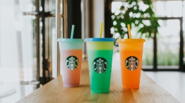 Letnie nowoÅ›ci Starbucks – Kubki zmieniajÄ…ce kolor!