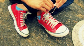 Zero waste, czyli dlaczego nie warto wyrzucaÄ‡ rzeczy? Styl Å¼ycia, LIFESTYLE - Filozofia zero waste juÅ¼ od dawna cieszy siÄ™ ogromnÄ… popularnoÅ›ciÄ…, jednak w dobie pandemii koronawirusa nabraÅ‚a jeszcze wiÄ™kszego znaczenia. Marnotrawstwo jedzenia i wyrzucanie przedmiotÃ³w, ktÃ³re z powodzeniem moÅ¼na naprawiÄ‡ jest dzisiaj passe.