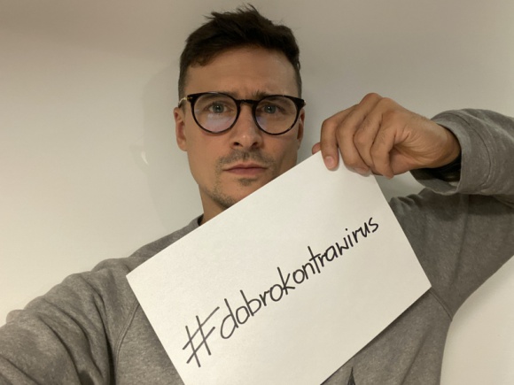 Gwiazdy w kampanii #dobrokontrawirus Gwiazdy, LIFESTYLE - „Wirus narzucił nam ograniczenia. Dobro jest nieograniczone†przekonują Magdalena Różczka, Mateusz Damięcki, Agnieszka Sienkiewicz, Artur Barciś, Omenaa Mensah i Ada Fijał w najnowszej kampanii Plebiscytu „Gwiazdy Dobroczynności†#dobrokontrawirus.