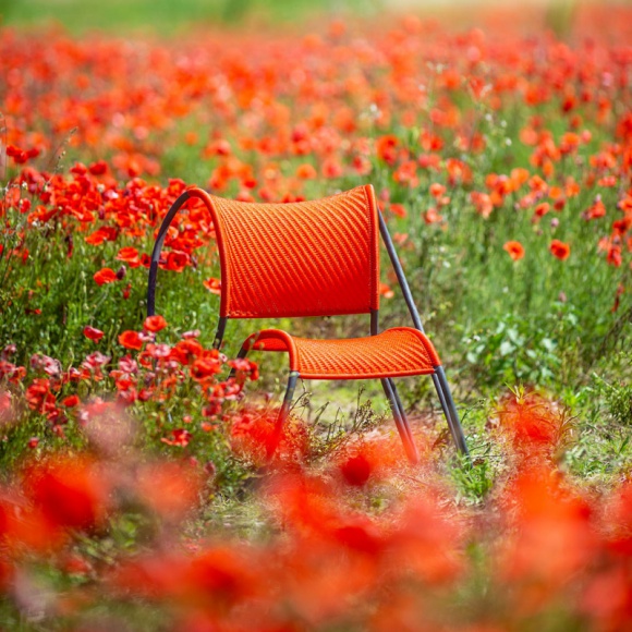 Bążur ażur Styl życia, LIFESTYLE - Rozgościły się w ogrodach i na tarasach, gdzie przez wiele lat wiodły prym. Na szczęście coraz więcej ich na salonach i we wnętrzach.