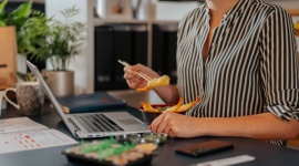 Pudełkowa wigilia dla pracownika w Nowej Soli Styl życia, LIFESTYLE - Brak zamówień na bożonarodzeniowy catering dla firm, to kolejny cios w branżę gastro.