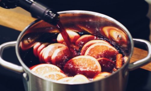 Przepisy na zimowe drinki, ktÃ³re rozgrzejÄ… kaÅ¼dego