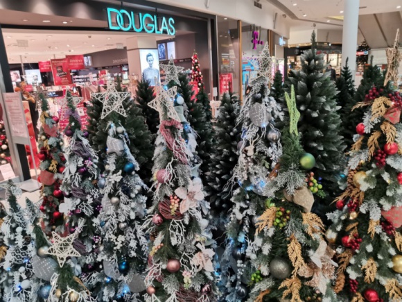 ÅšwiÄ…teczne zakupy w Galerii Bronowice BIZNES, Konsument - Warto odwiedziÄ‡ GaleriÄ™ Bronowice. OprÃ³cz klimatycznych dekoracji, na klientÃ³w czekajÄ… tu takÅ¼e nowe, sezonowe stoiska, oferujÄ…ce mnÃ³stwo wyjÄ…tkowych artykuÅ‚Ã³w.