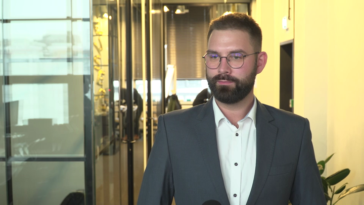 Koniec z rozrzuconymi po chodniku e-hulajnogami. BÄ™dzie teÅ¼ ograniczenie prÄ™dkoÅ›ci dla ich uÅ¼ytkownikÃ³w