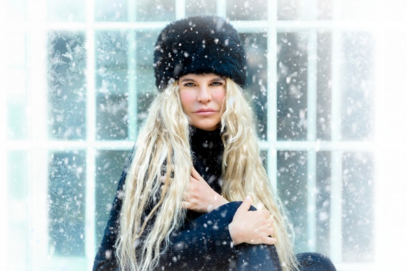 Siły trzeba szukać w sobie - Wywiad z pianistką Beatą Szałwińską Muzyka, LIFESTYLE - Beata Szałwińska jest pianistką, której gra zachwyca każdego, kto choć raz zetknął się z jej twórczością. Artystka gra z pasją wyczuwalną w każdym dźwięku a swoją muzyką sprawia, że słuchacze przenoszą się do świata uniesień i wzruszeń.