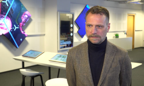 Nowe technologie zacierajÄ… rÃ³Å¼nicÄ™ miÄ™dzy tradycyjnymi a wirtualnymi zakupami. W innowacyjne systemy inwestujÄ… firmy odzieÅ¼owe i obuwnicze