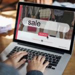CyberprzestÄ™pcy czekajÄ… na sezon wyprzedaÅ¼owy. Jak nie daÄ‡ siÄ™ oszukaÄ‡ podczas zakupÃ³w online?